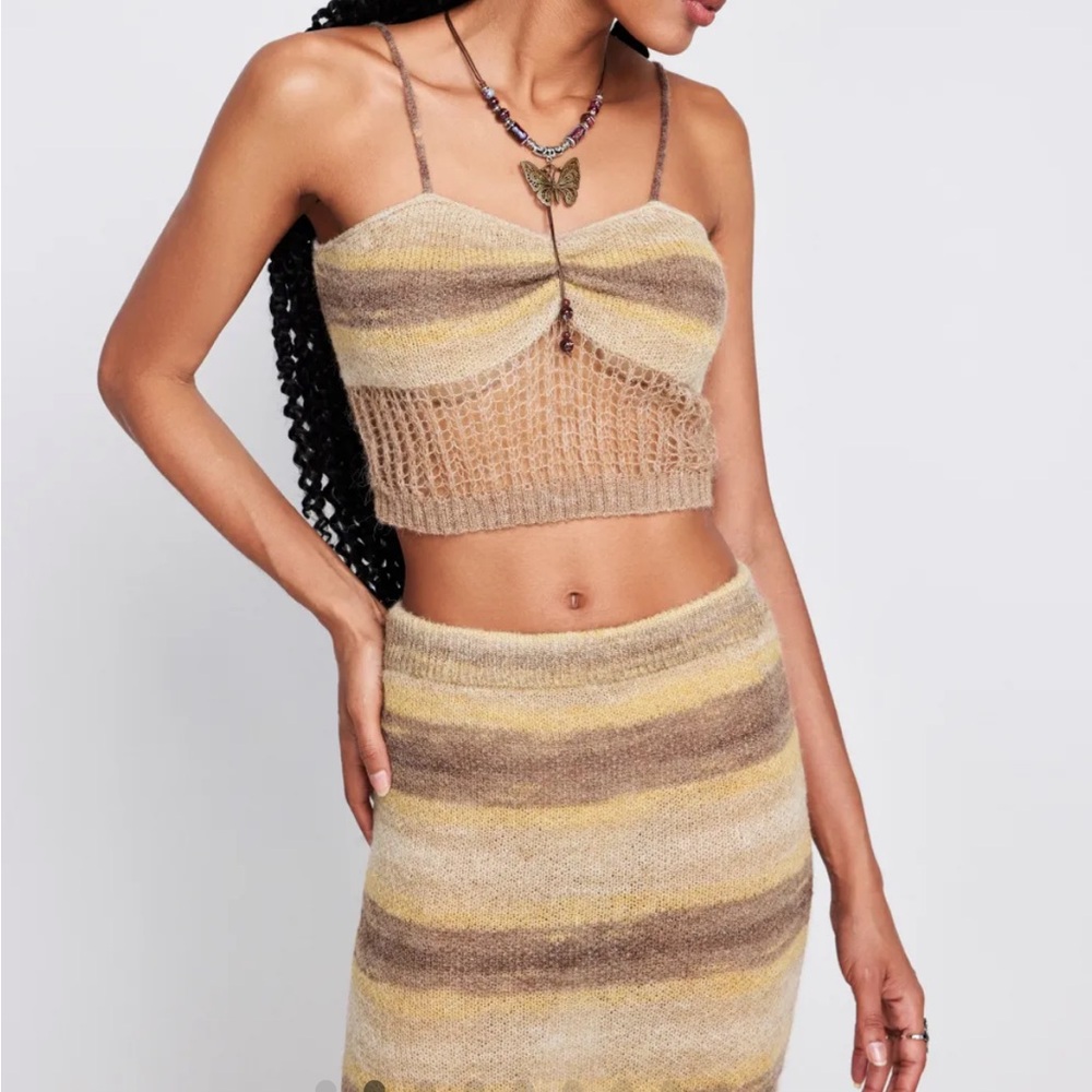 Cider Wool Blend Knitted Top & Skirt
Top - M
Skirt - L
